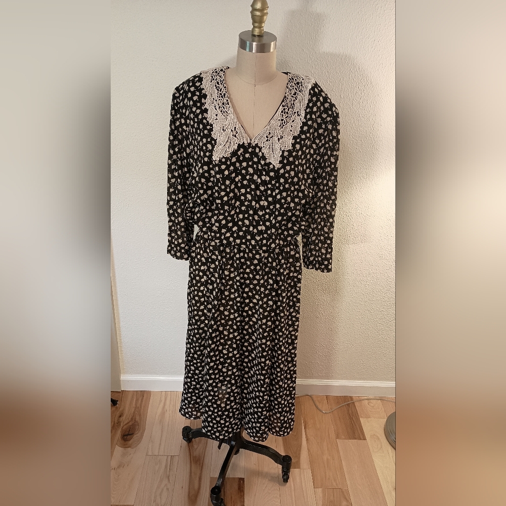 Vtg 80s Spade Pattern Lace Bib Dress